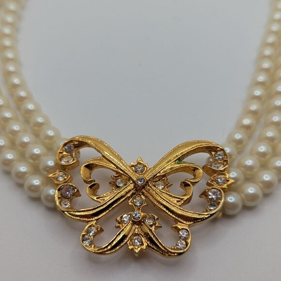 Vintage AVON Triple Strand Necklace Butterfly Pendent Faux Pearl - Picture 8 of 10